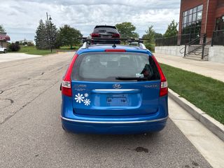 2011 Hyundai Elantra Touring SE - Exterior Rear Center Image